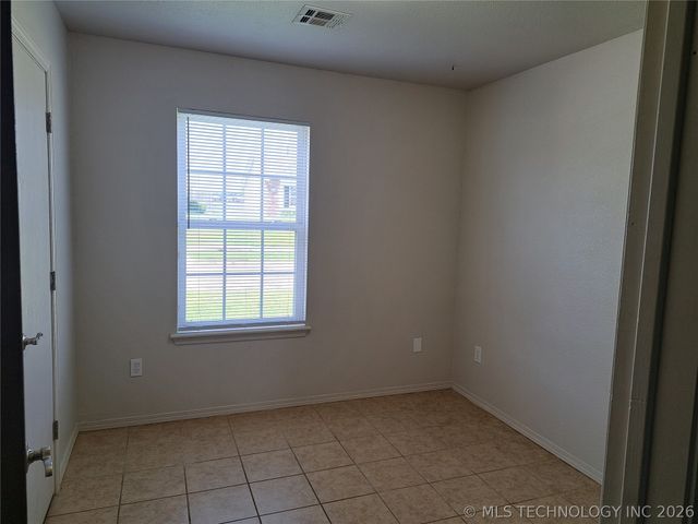 1109 W 24th Street N, Claremore, OK 74017