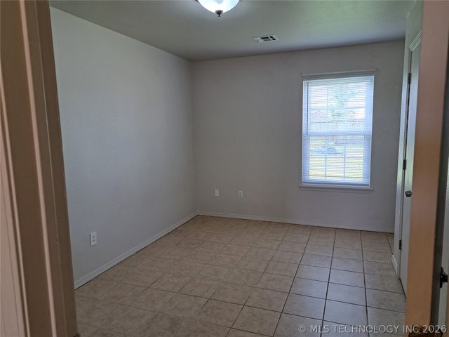 1109 W 24th Street N, Claremore, OK 74017