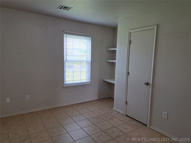 1109 W 24th Street N, Claremore, OK 74017