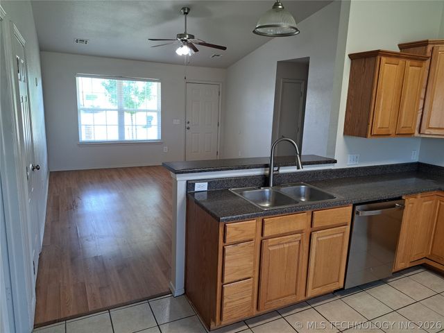1109 W 24th Street N, Claremore, OK 74017