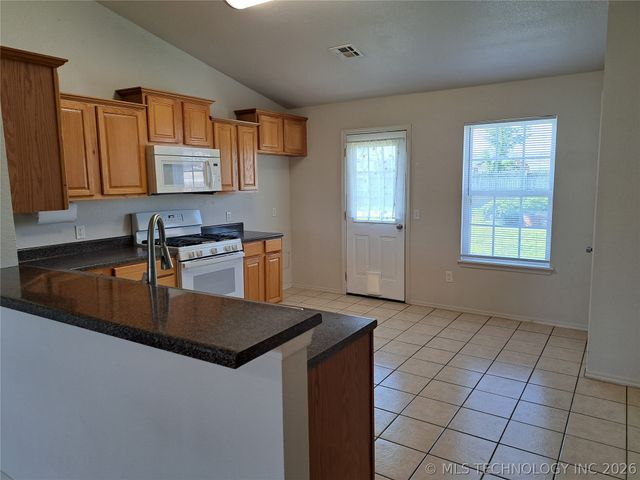 1109 W 24th Street N, Claremore, OK 74017