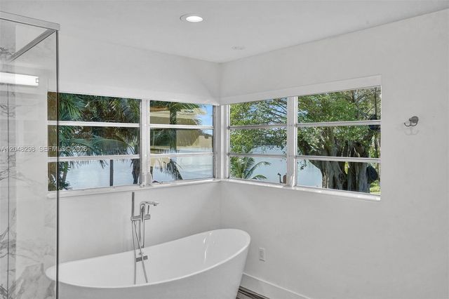 19260 NE 22nd Ave, North Miami Beach, FL 33180