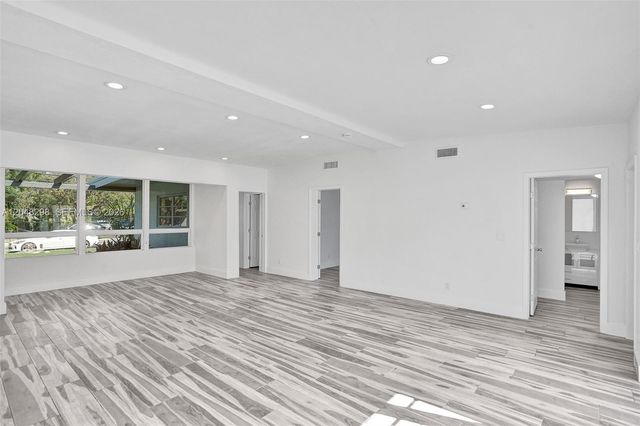 19260 NE 22nd Ave, North Miami Beach, FL 33180
