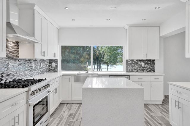19260 NE 22nd Ave, North Miami Beach, FL 33180