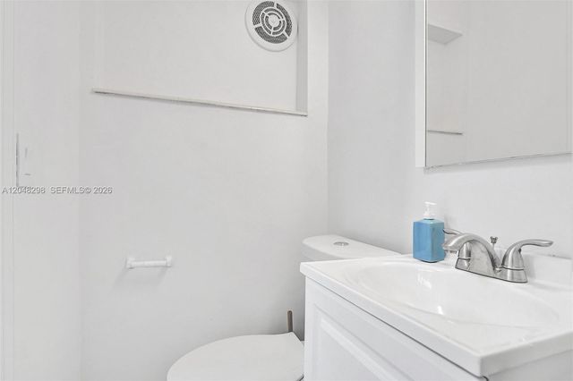 19260 NE 22nd Ave, North Miami Beach, FL 33180