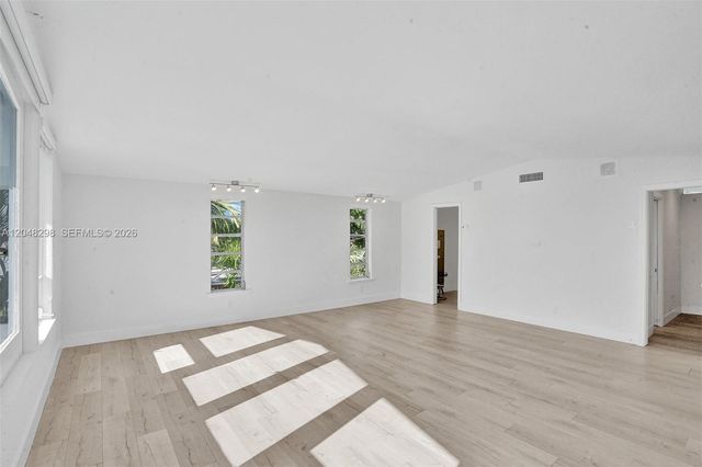 19260 NE 22nd Ave, North Miami Beach, FL 33180