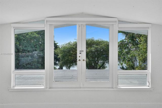 19260 NE 22nd Ave, North Miami Beach, FL 33180