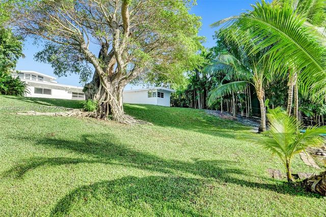 19260 NE 22nd Ave, North Miami Beach, FL 33180
