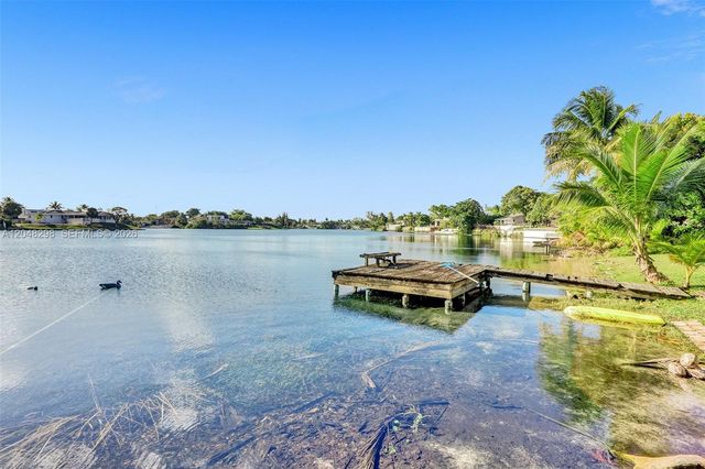 19260 NE 22nd Ave, North Miami Beach, FL 33180