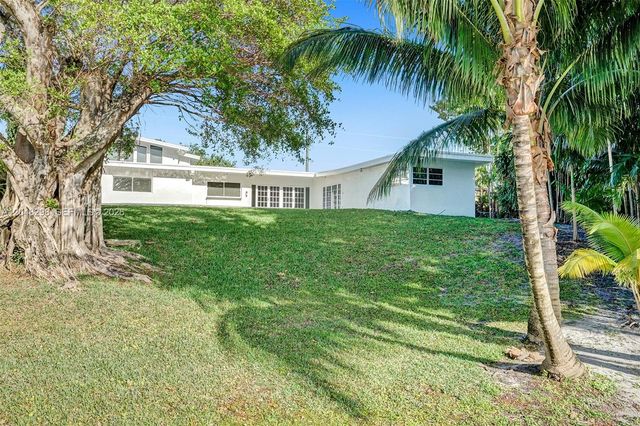 19260 NE 22nd Ave, North Miami Beach, FL 33180