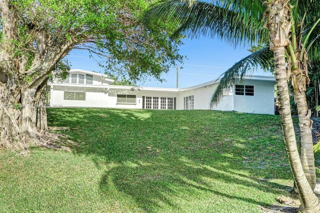 19260 NE 22nd Ave, North Miami Beach, FL 33180