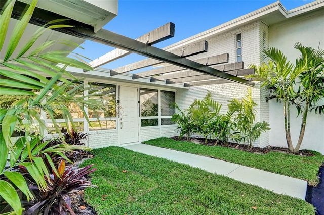 19260 NE 22nd Ave, North Miami Beach, FL 33180