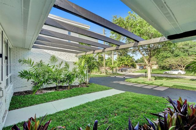 19260 NE 22nd Ave, North Miami Beach, FL 33180