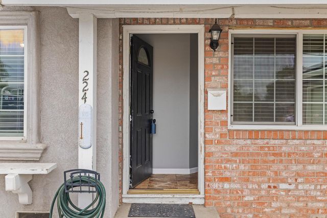 224 El Capitan Ave, Manteca, CA 95337