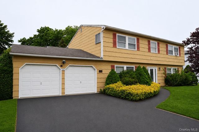 96 Rustic Avenue, Medford, NY 11763