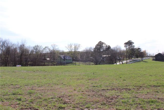 2309 Northern Trace Way, Tontitown, AR 72762