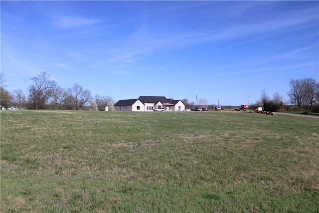 2309 Northern Trace Way, Tontitown, AR 72762