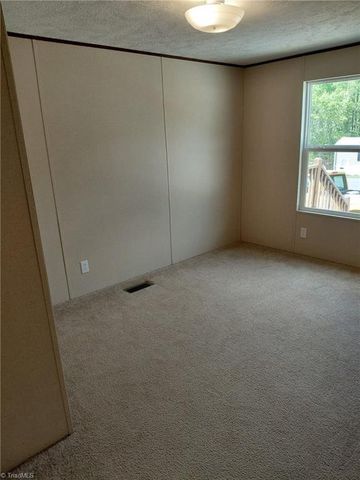 127 Ring Place Road, Mount Airy, NC 27030
