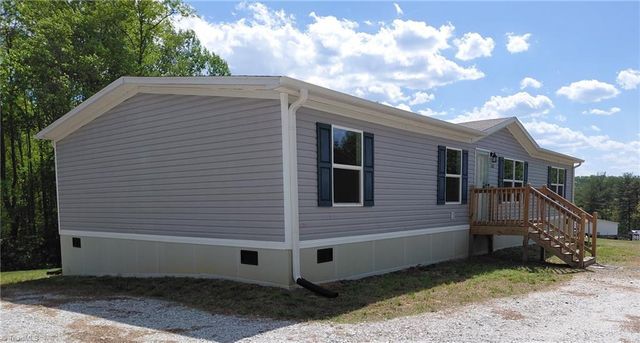 127 Ring Place Road, Mount Airy, NC 27030