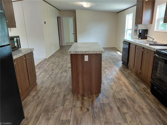 127 Ring Place Road, Mount Airy, NC 27030