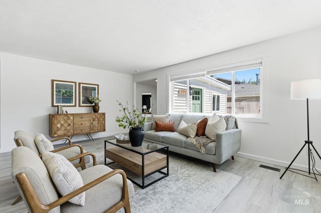2224 S Rachel Circle, Boise, ID 83706