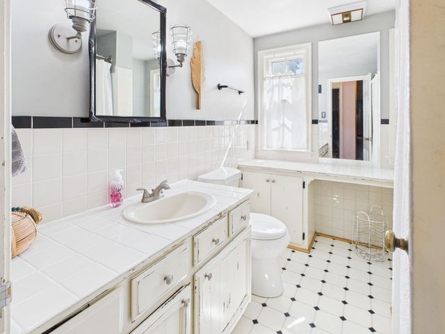 3210 E Elmwood Dr, Wichita, KS 67218