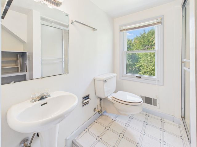 3210 E Elmwood Dr, Wichita, KS 67218