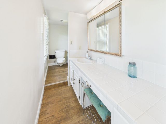 3210 E Elmwood Dr, Wichita, KS 67218