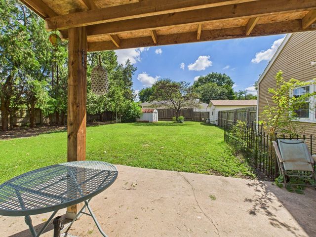 3210 E Elmwood Dr, Wichita, KS 67218