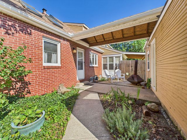 3210 E Elmwood Dr, Wichita, KS 67218