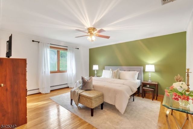 204 Queens Ln, Mountainside Boro, NJ 07092