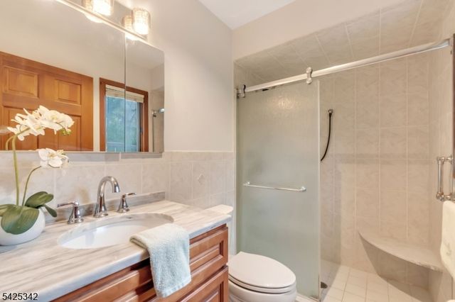 204 Queens Ln, Mountainside Boro, NJ 07092