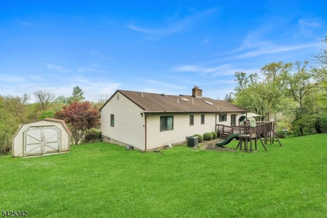 204 Queens Ln, Mountainside Boro, NJ 07092