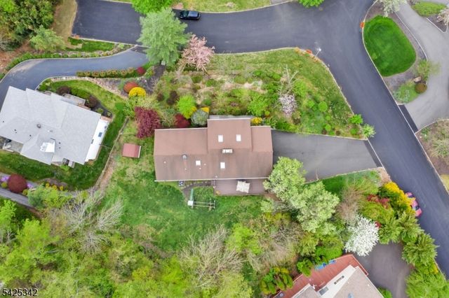 204 Queens Ln, Mountainside Boro, NJ 07092