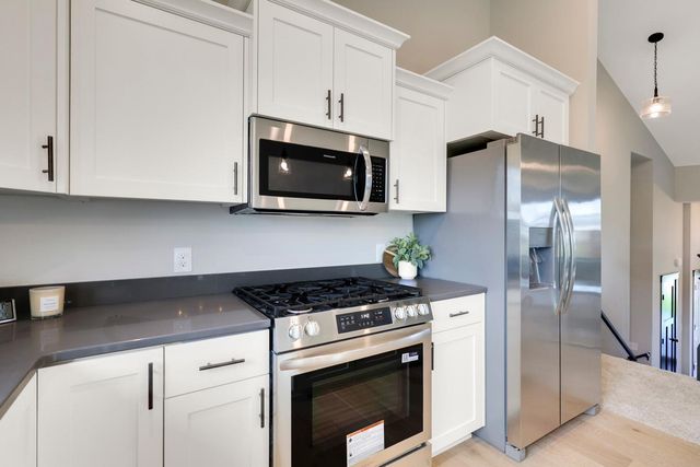 18560 Hexham Lane, Lakeville, MN 55044