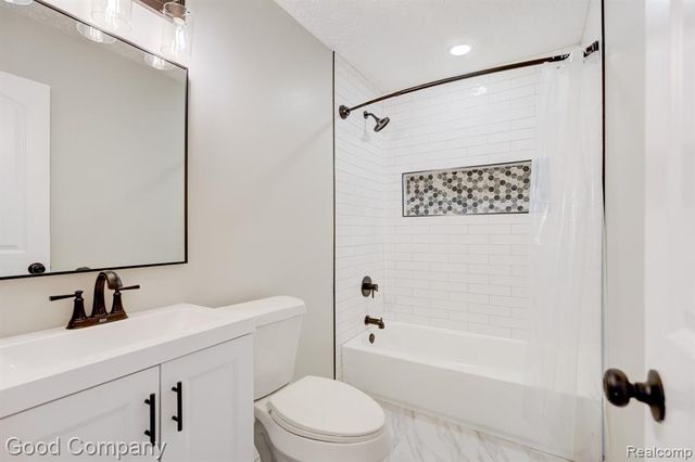 31610 Antrim Court, Westland, MI 48186