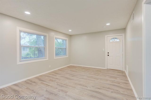 31610 Antrim Court, Westland, MI 48186