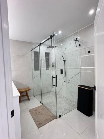 8455 NW 190th Terrace, Hialeah, FL 33015