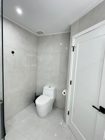 8455 NW 190th Terrace, Hialeah, FL 33015