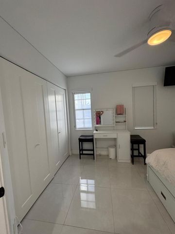 8455 NW 190th Terrace, Hialeah, FL 33015