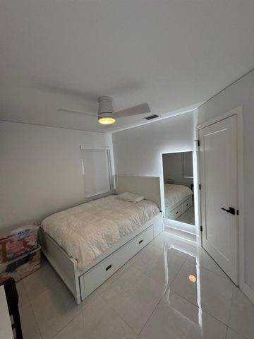 8455 NW 190th Terrace, Hialeah, FL 33015