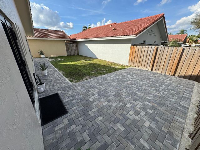 8455 NW 190th Terrace, Hialeah, FL 33015