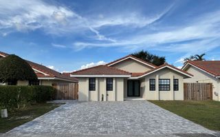 8455 NW 190th Terrace, Hialeah, FL 33015