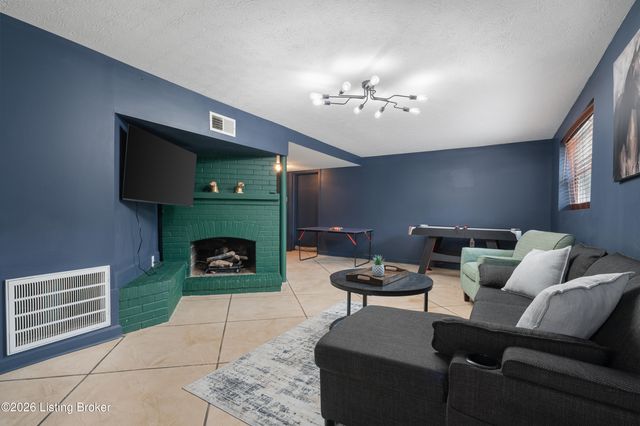 824 N Main St, Elizabethtown, KY 42701