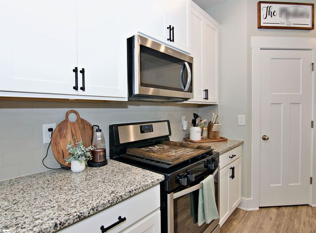 139 Walking Stick Way, Pelzer, SC 29669