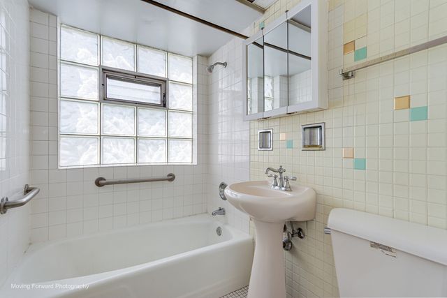 11519 S Kedzie Avenue 57, Merrionette Park, IL 60803