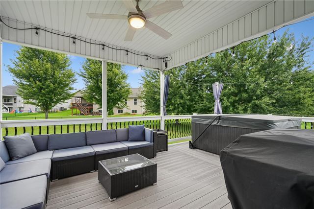 716 Tiburan Lane NE, Cedar Rapids, IA 52402