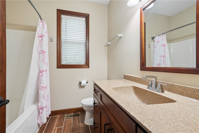 716 Tiburan Lane NE, Cedar Rapids, IA 52402