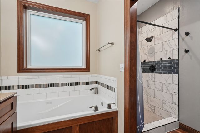 716 Tiburan Lane NE, Cedar Rapids, IA 52402