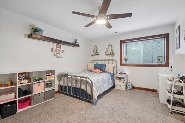 716 Tiburan Lane NE, Cedar Rapids, IA 52402